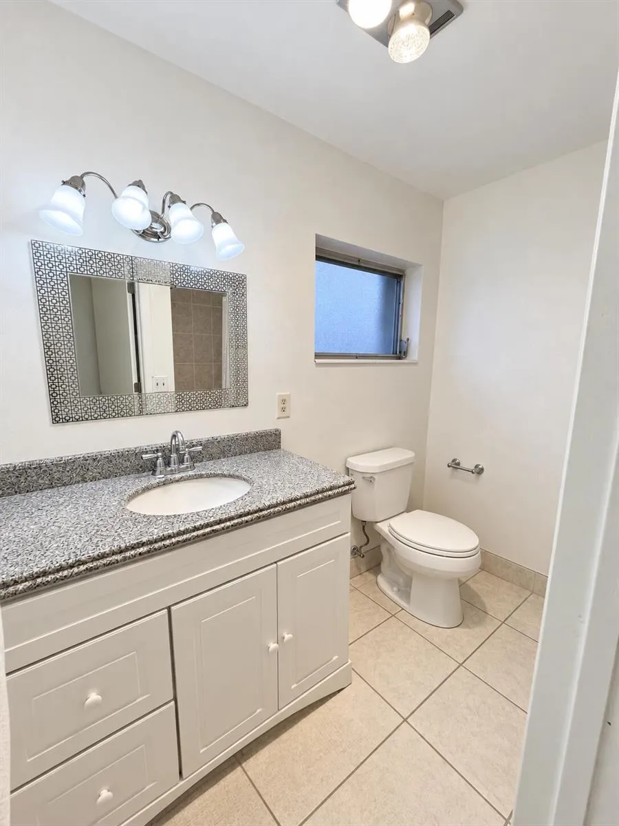2845 CROSLEY DRIVE E #E West Palm Beach, FL 33415