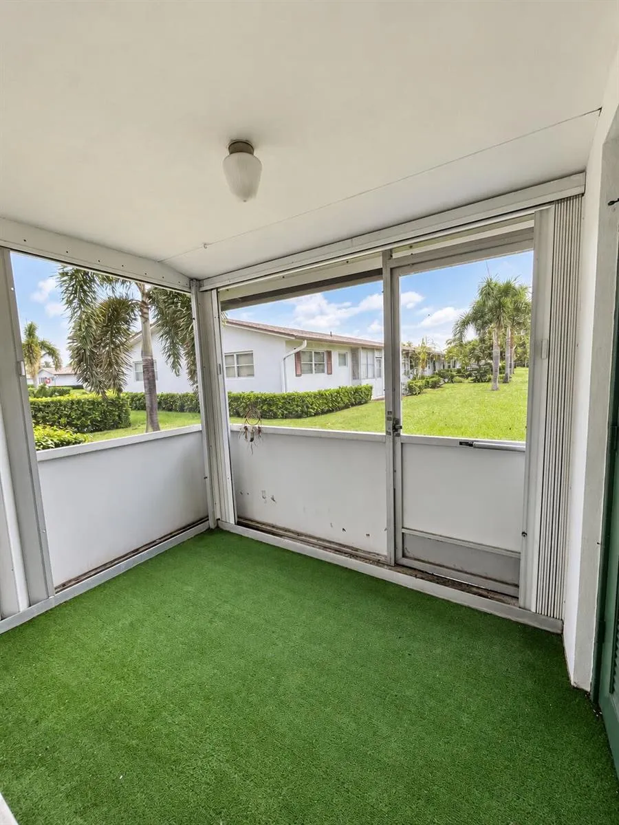 2845 CROSLEY DRIVE E #E West Palm Beach, FL 33415