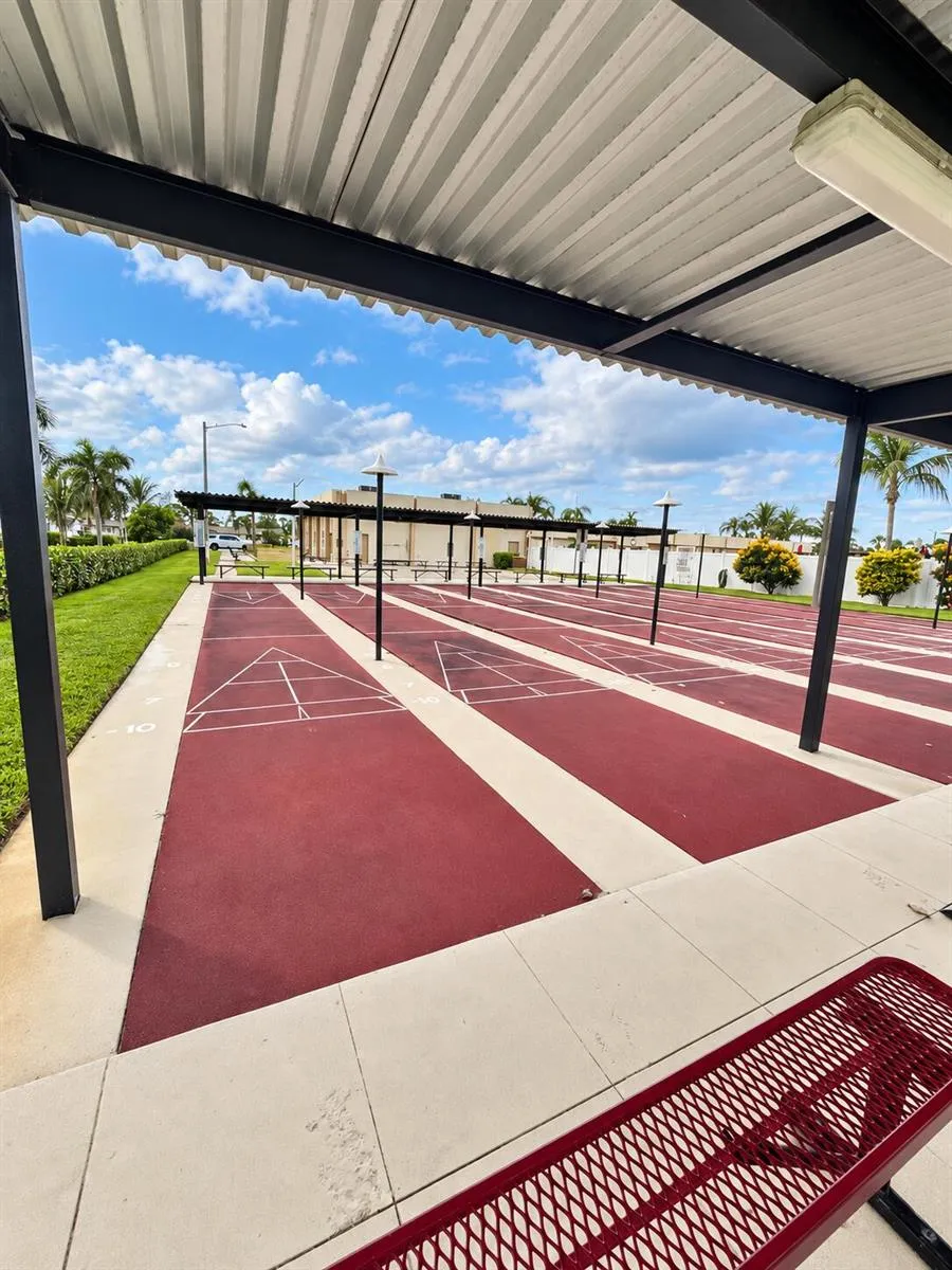 2845 CROSLEY DRIVE E #E West Palm Beach, FL 33415