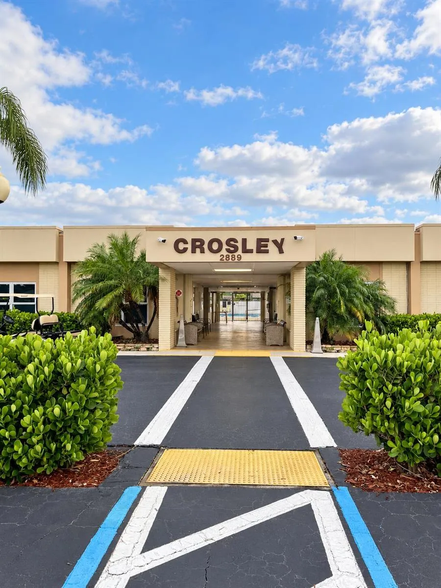 2845 CROSLEY DRIVE E #E West Palm Beach, FL 33415