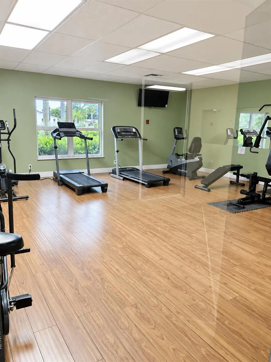 2845 CROSLEY DRIVE E #E West Palm Beach, FL 33415