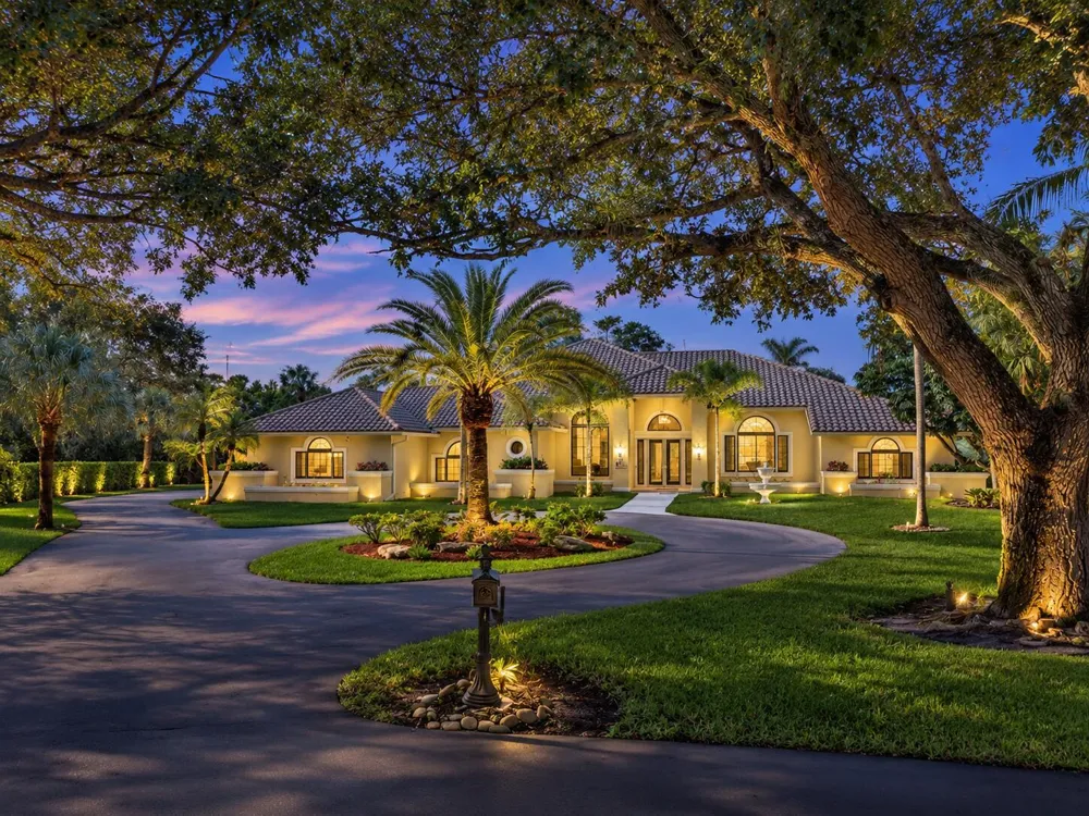 7638 NW 51ST PLACE Coral Springs, FL 33067
