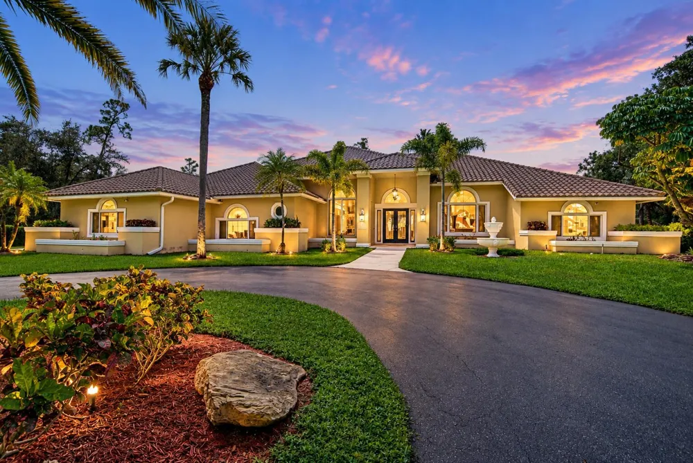 7638 NW 51ST PLACE Coral Springs, FL 33067