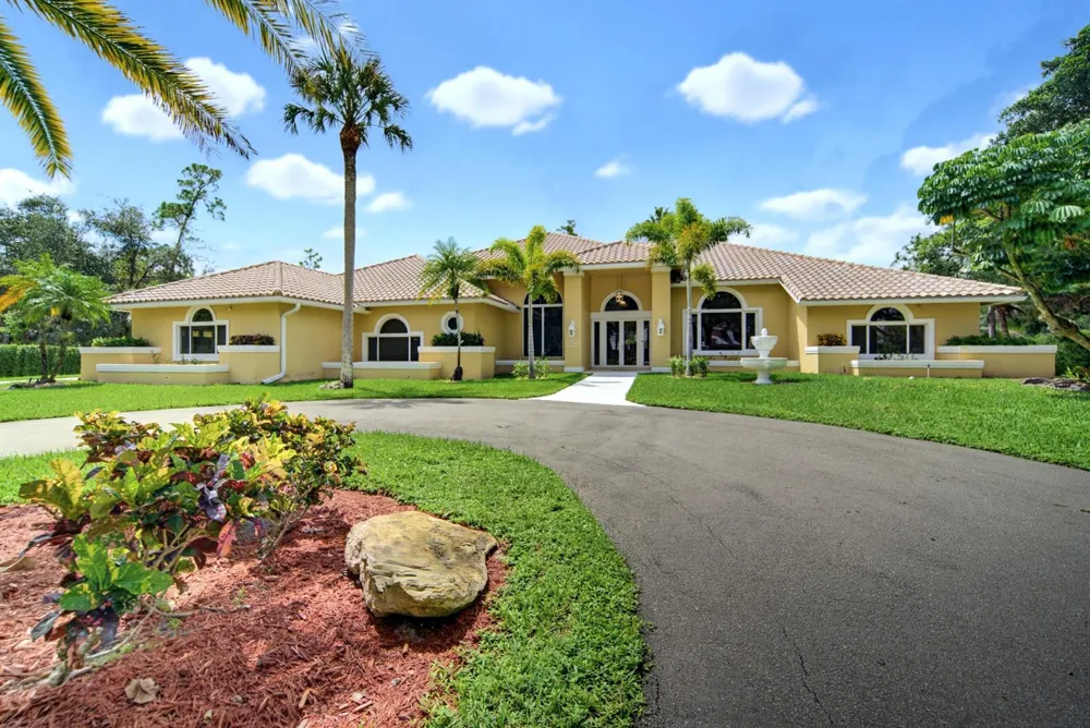 7638 NW 51ST PLACE Coral Springs, FL 33067