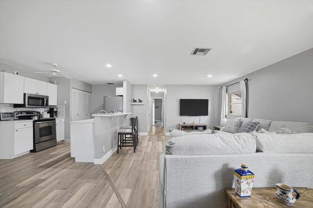 6069 LA PALMA LANE Delray Beach, FL 33484
