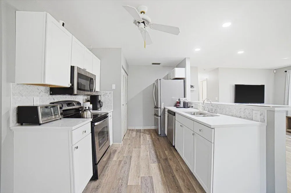 6069 LA PALMA LANE Delray Beach, FL 33484