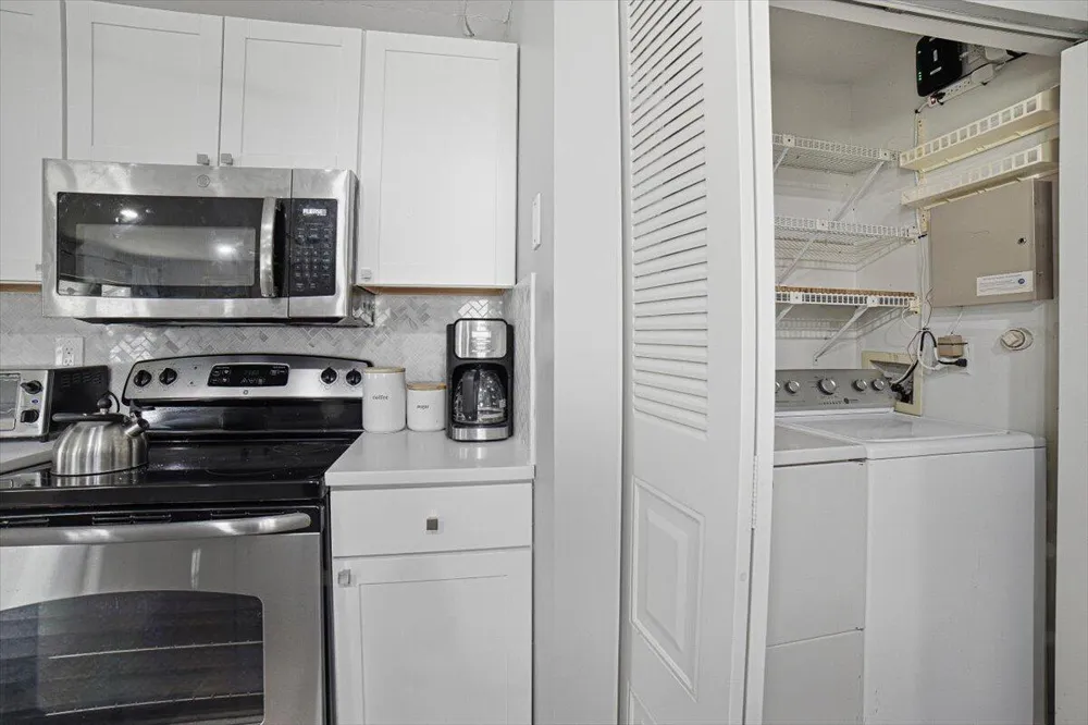 6069 LA PALMA LANE Delray Beach, FL 33484