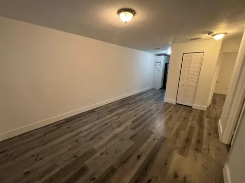 242 NW 14TH STREET #2