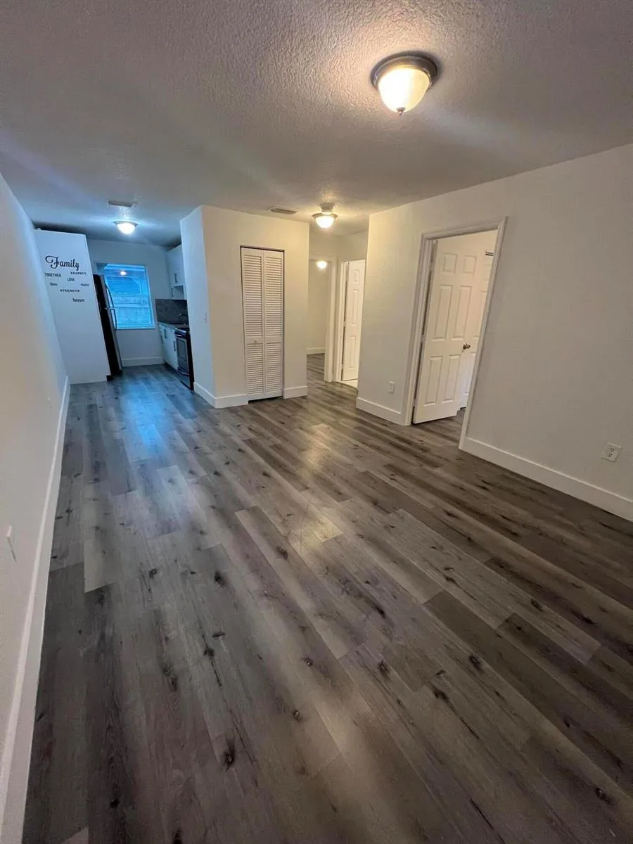 242 NW 14TH STREET #2 Pompano Beach, FL 33060