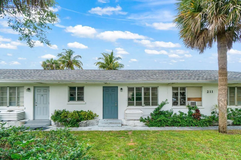 211 Sunrise Avenue #4 Lantana, FL 33462