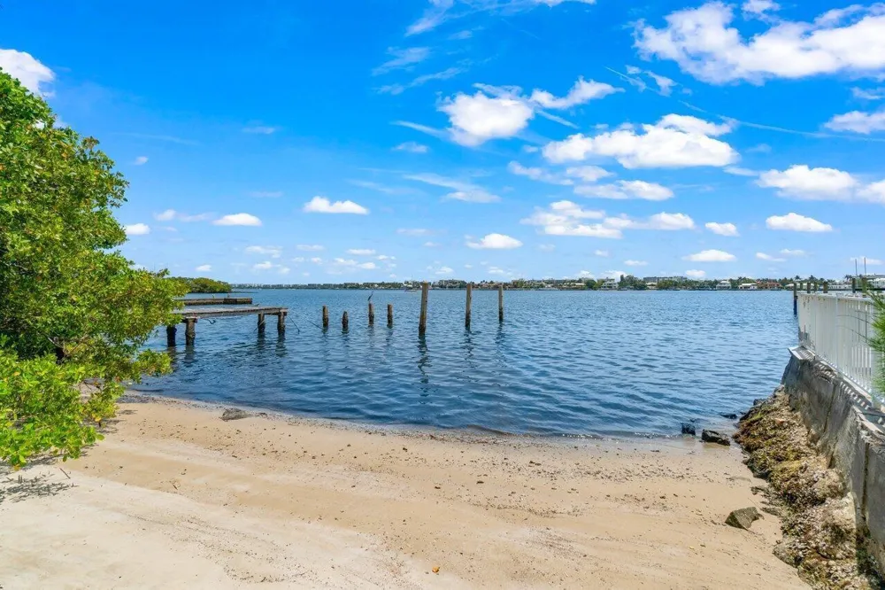 211 Sunrise Avenue #4 Lantana, FL 33462