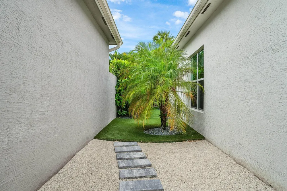 7861 Wildflower Shores Drive Delray Beach, FL 33446