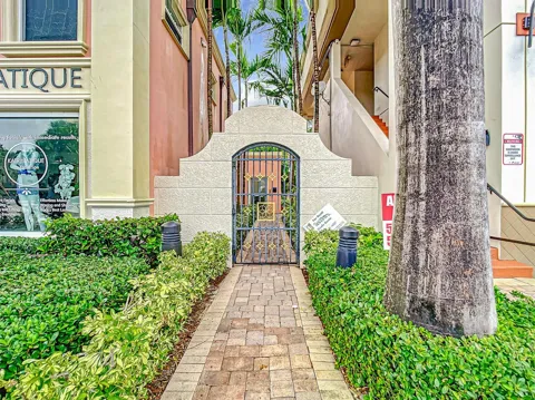 801 E PALMETTO PARK ROAD