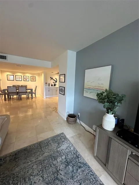 4900 OCEAN BOULEVARD #605