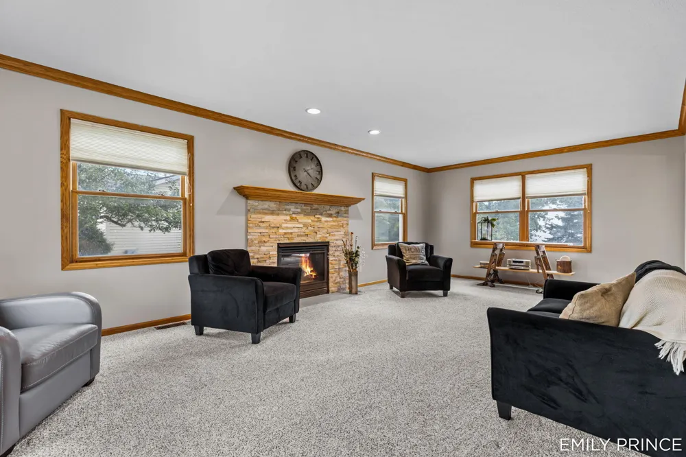 6301 Brookfield Court Hudsonville, MI 49426