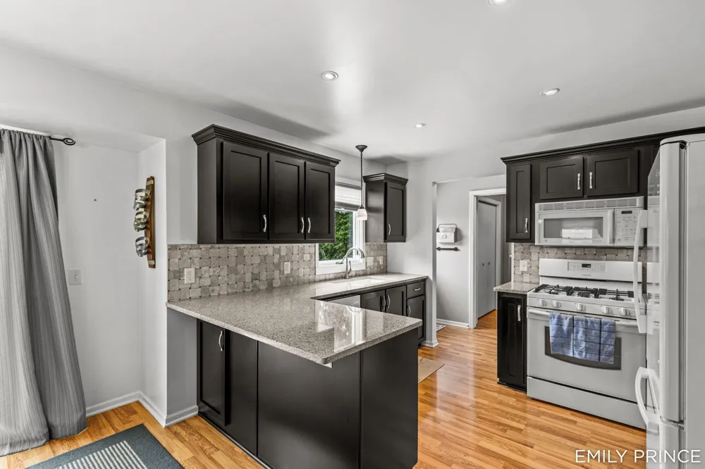 6301 Brookfield Court Hudsonville, MI 49426