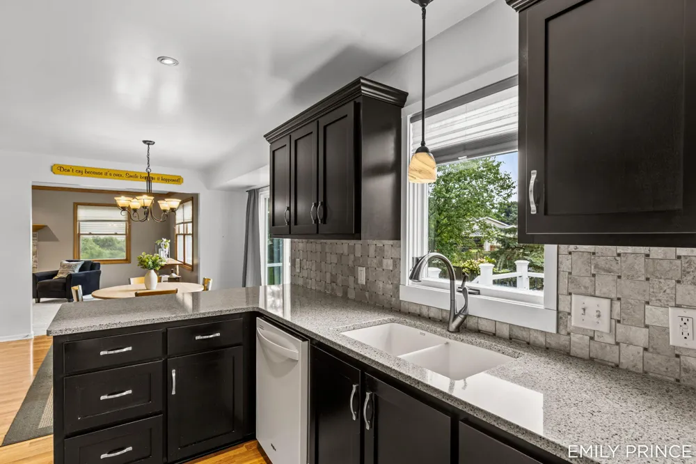 6301 Brookfield Court Hudsonville, MI 49426