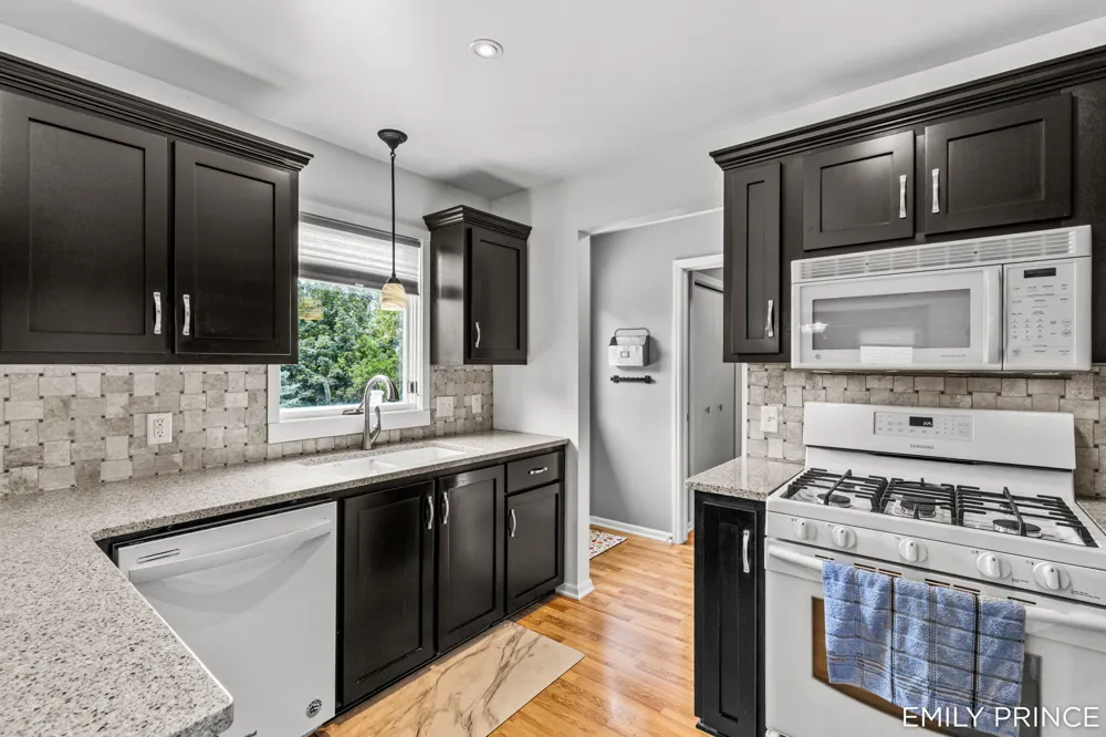 6301 Brookfield Court Hudsonville, MI 49426
