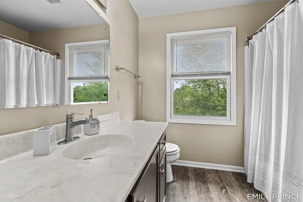 6301 Brookfield Court Hudsonville, MI 49426
