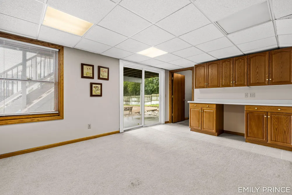 6301 Brookfield Court Hudsonville, MI 49426