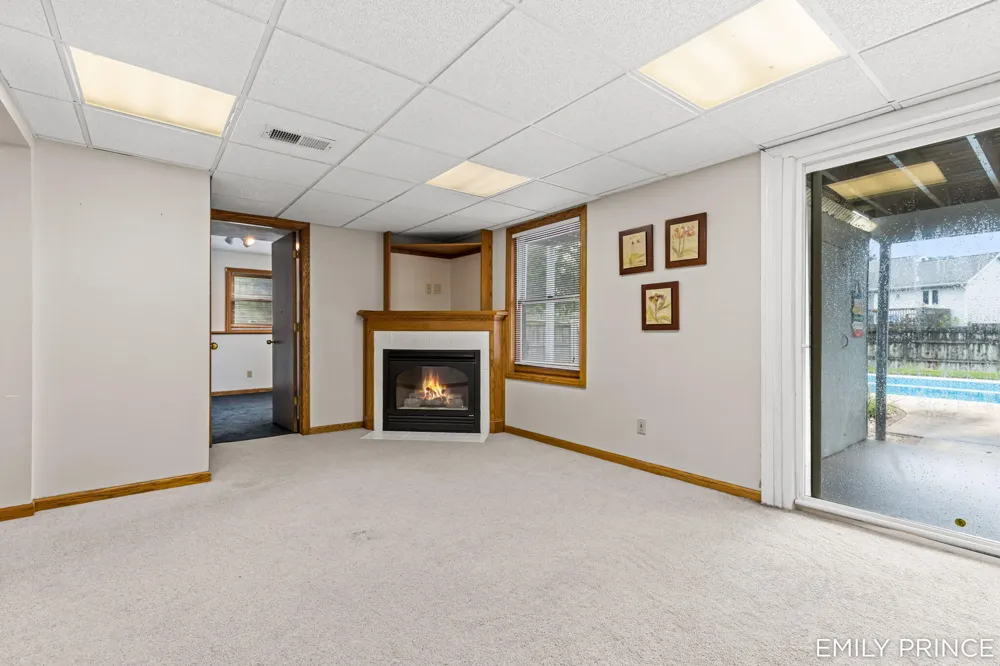 6301 Brookfield Court Hudsonville, MI 49426