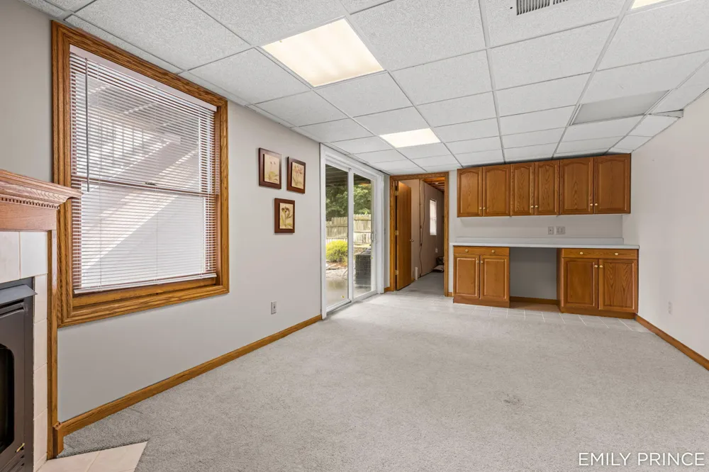 6301 Brookfield Court Hudsonville, MI 49426