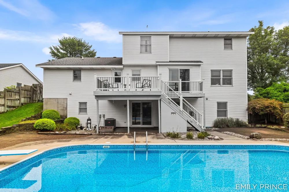 6301 Brookfield Court Hudsonville, MI 49426