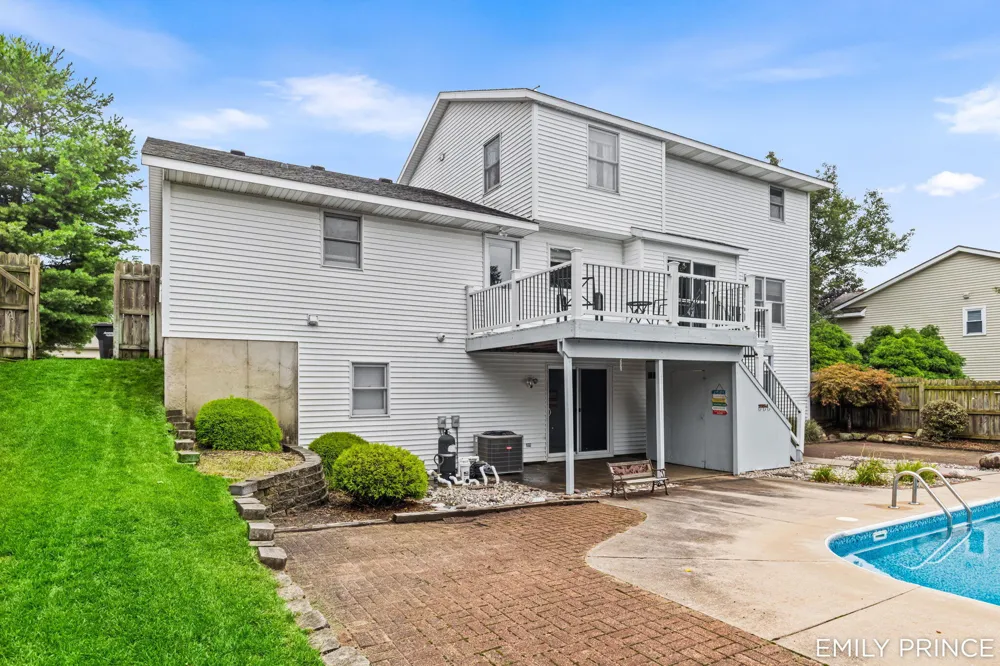 6301 Brookfield Court Hudsonville, MI 49426