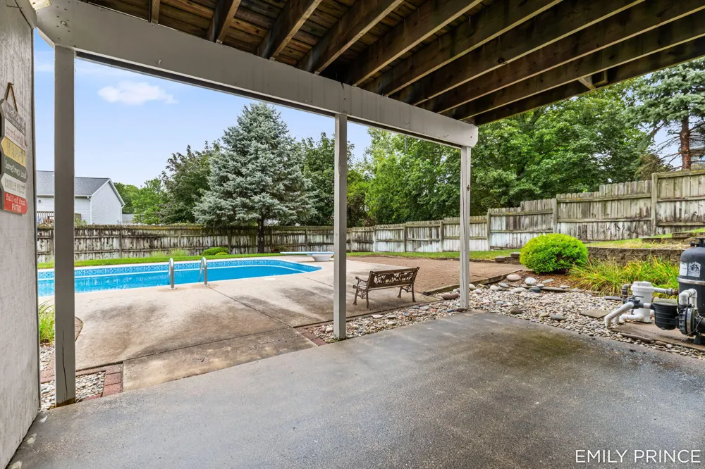 6301 Brookfield Court Hudsonville, MI 49426