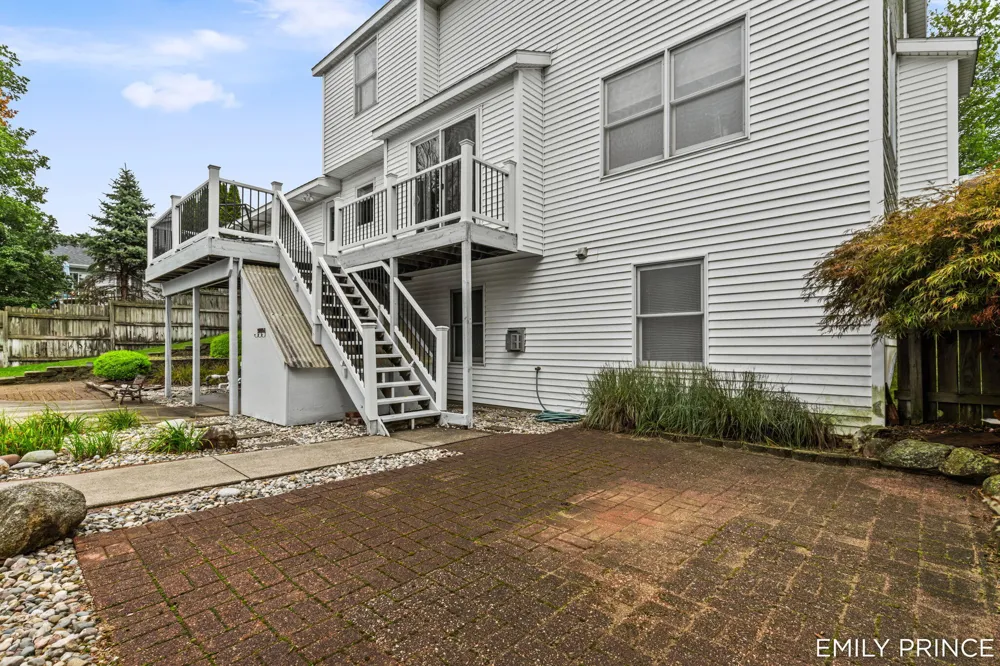 6301 Brookfield Court Hudsonville, MI 49426