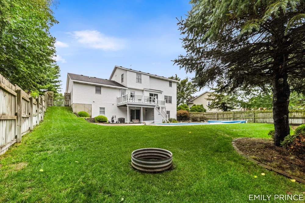 6301 Brookfield Court Hudsonville, MI 49426