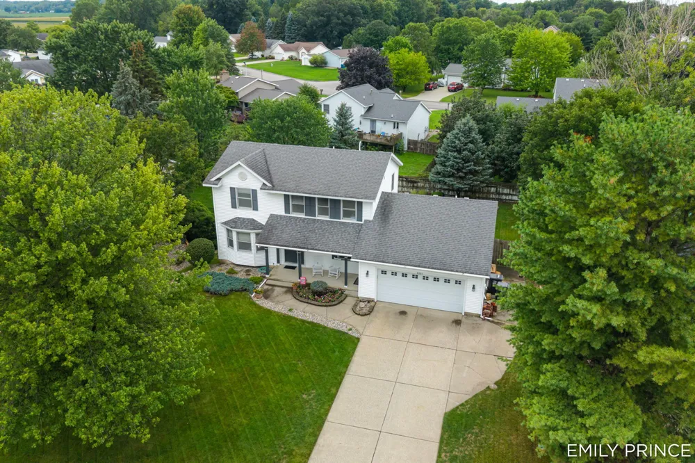 6301 Brookfield Court Hudsonville, MI 49426