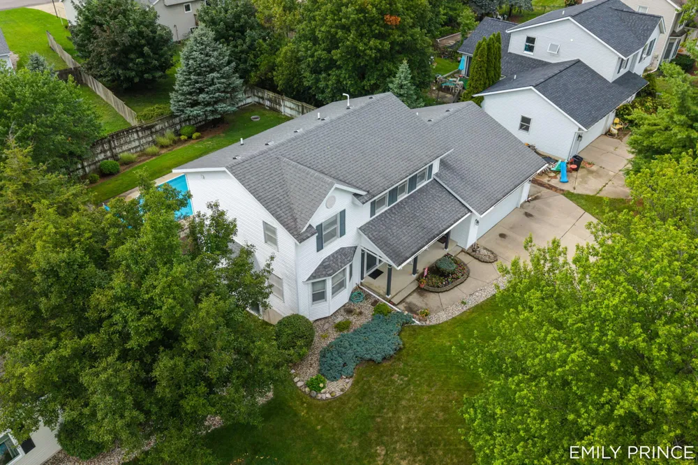 6301 Brookfield Court Hudsonville, MI 49426