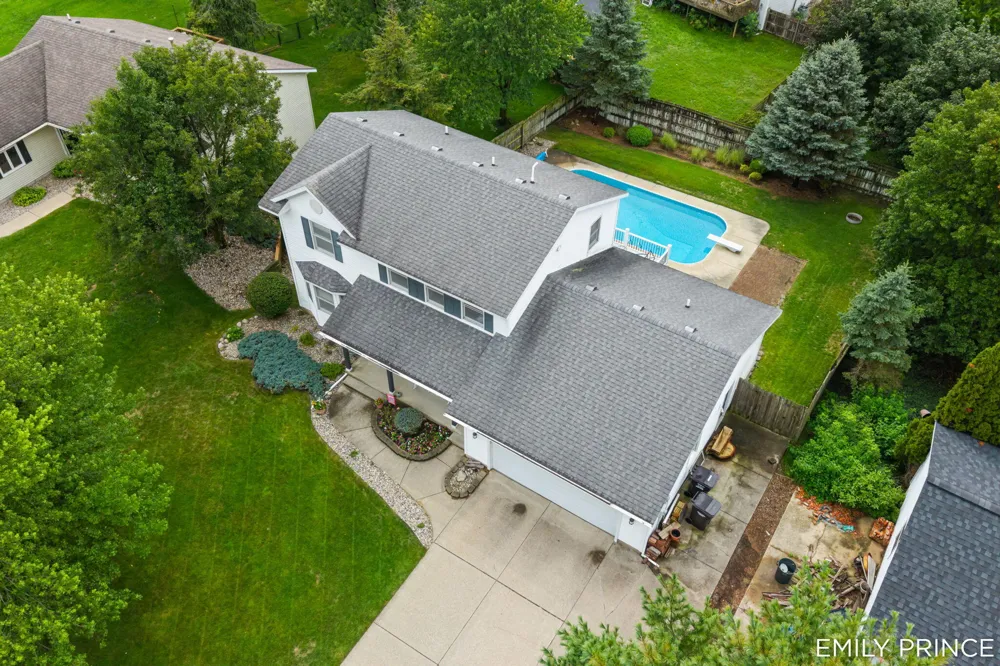 6301 Brookfield Court Hudsonville, MI 49426