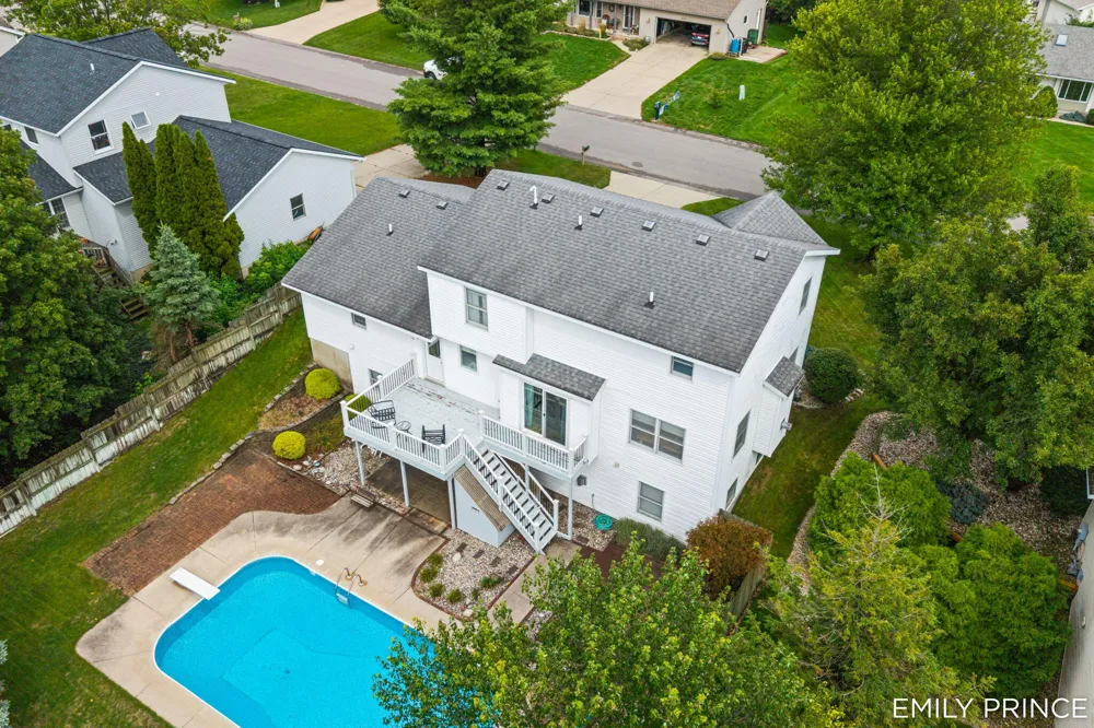 6301 Brookfield Court Hudsonville, MI 49426