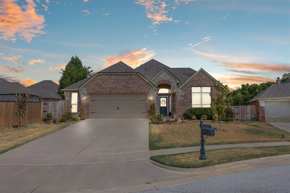1612 E Phoenix Street Broken Arrow, OK 74011