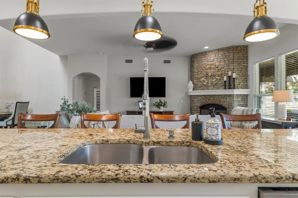 1612 E Phoenix Street Broken Arrow, OK 74011
