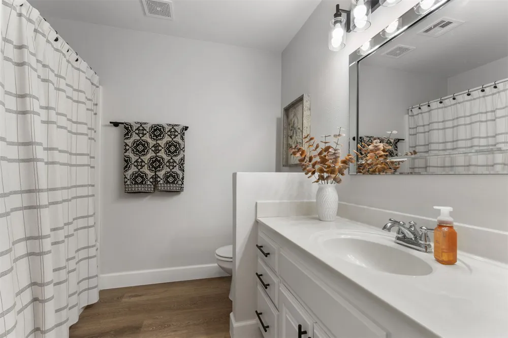 1612 E Phoenix Street Broken Arrow, OK 74011