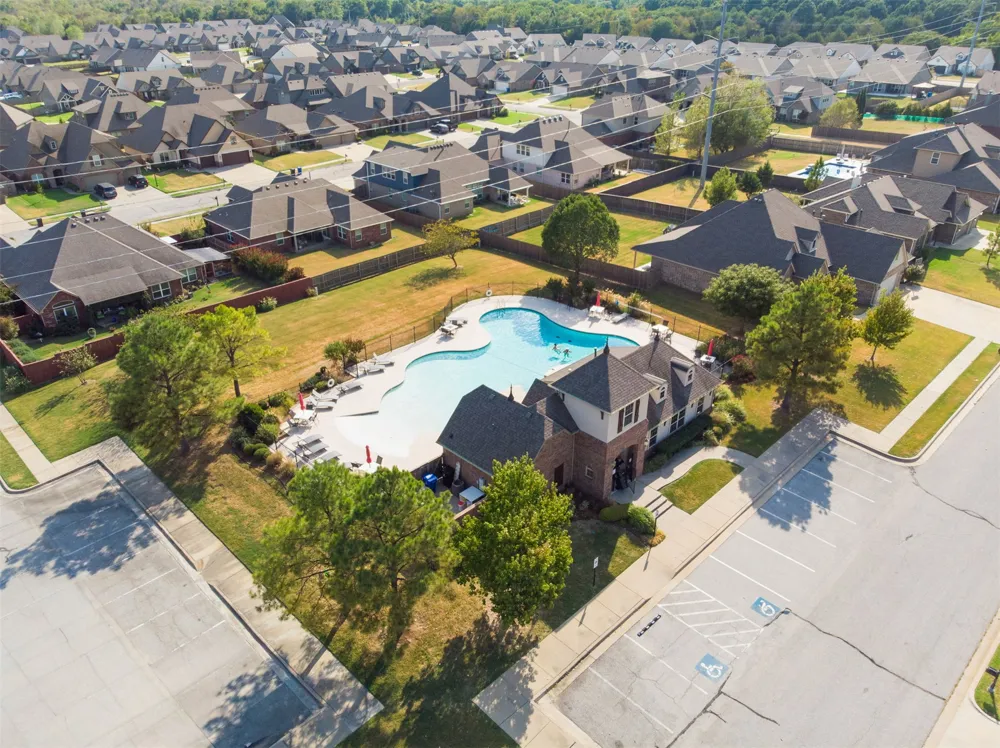 1612 E Phoenix Street Broken Arrow, OK 74011