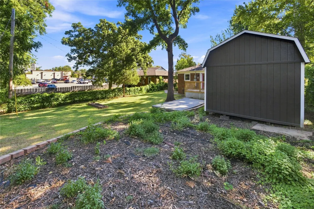 2140 S Columbia Avenue Tulsa, OK 74114
