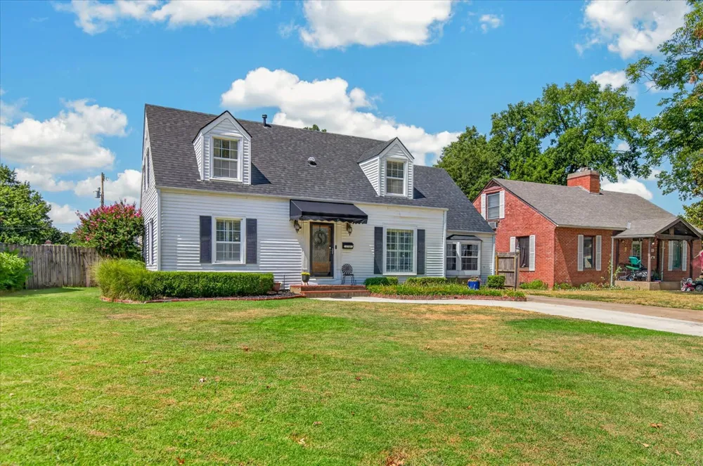 1727 S Johnstone Avenue Bartlesville, OK 74003