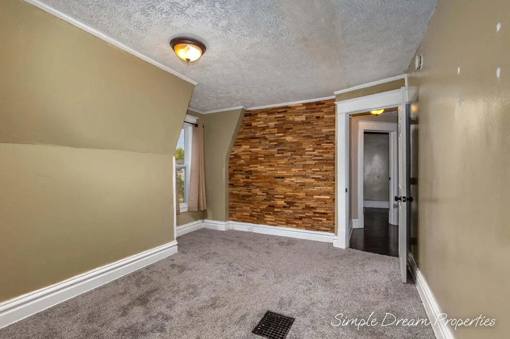 1103 Fountain Street NE Grand Rapids, MI 49503