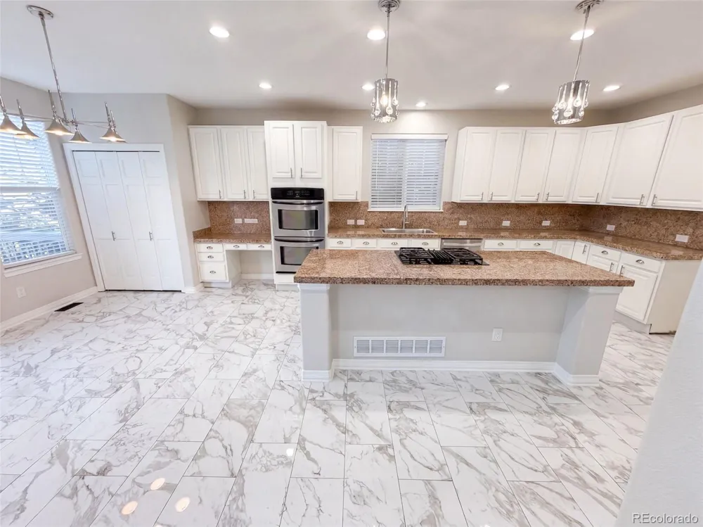 7242 S Rome Street Aurora, CO 80016