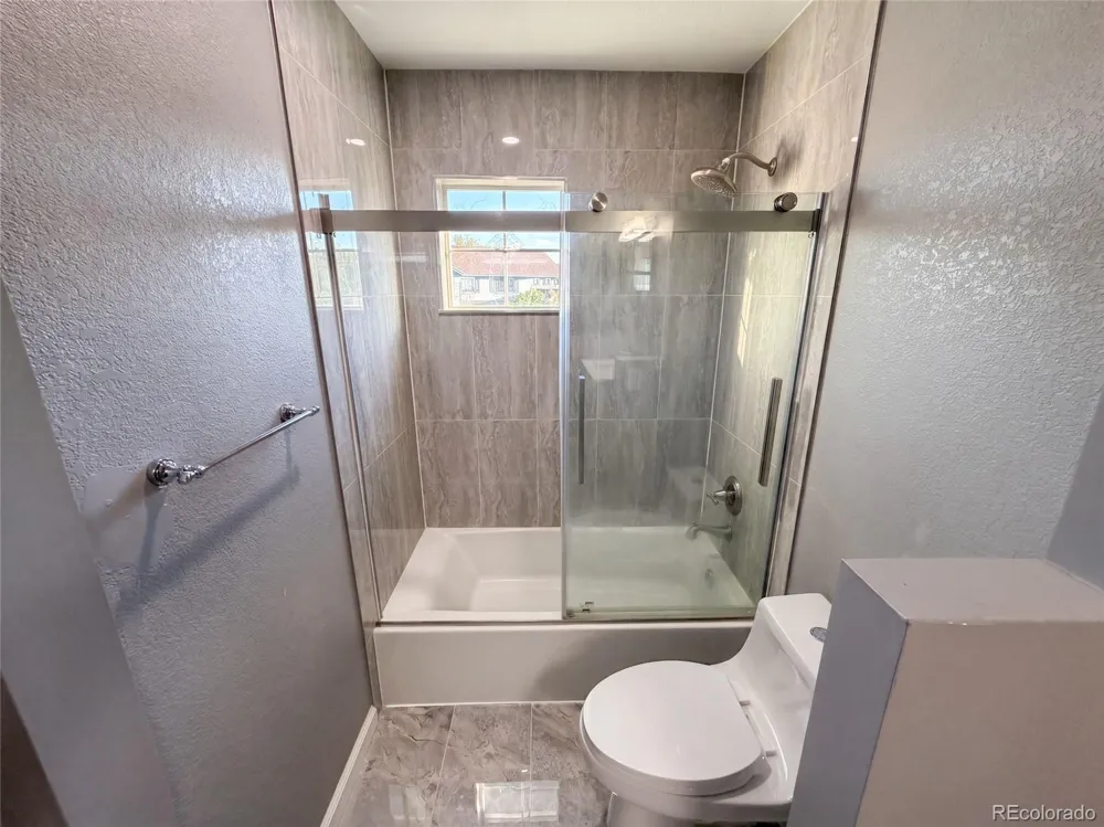 7242 S Rome Street Aurora, CO 80016