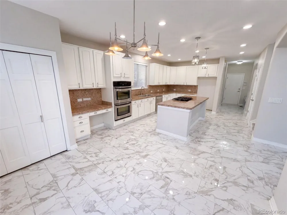 7242 S Rome Street Aurora, CO 80016