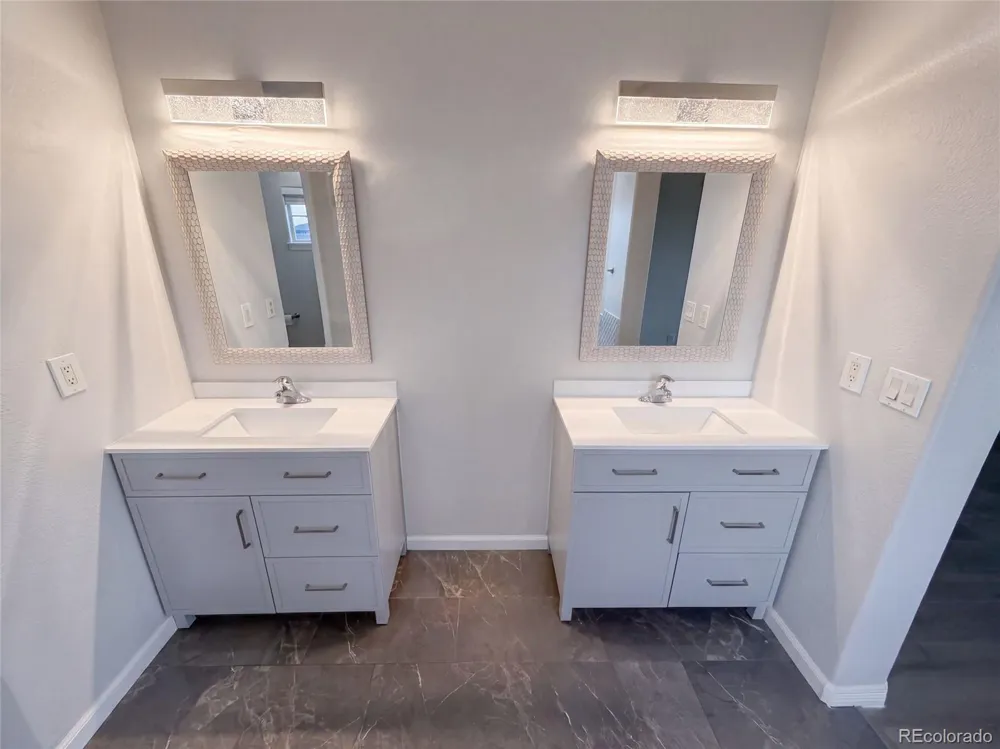 7242 S Rome Street Aurora, CO 80016