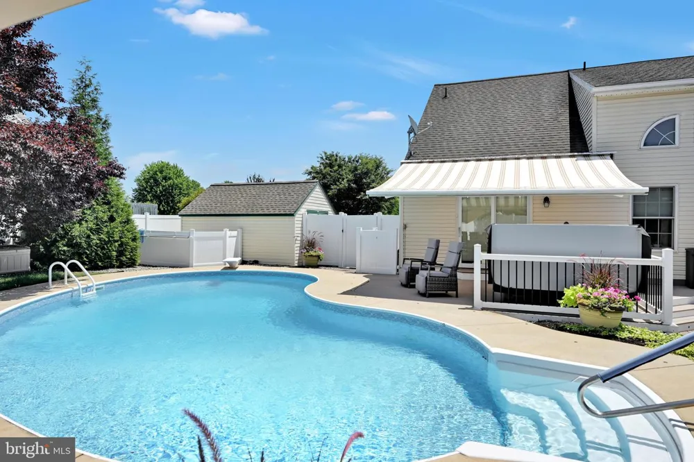 321 CATHERINE COURT Lebanon, PA 17042