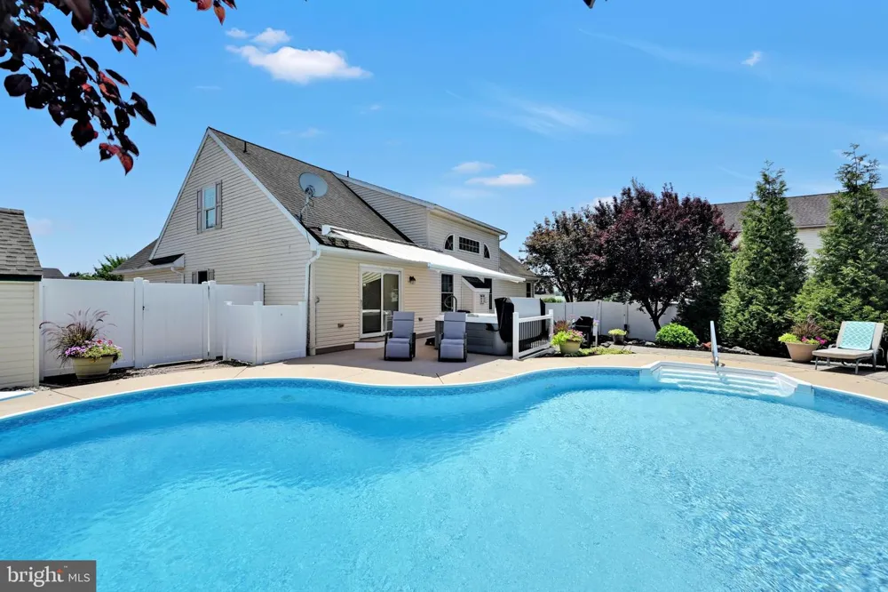 321 CATHERINE COURT Lebanon, PA 17042