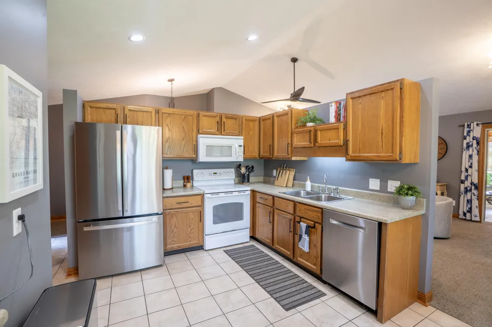 8421 Trail Blazer Drive SE Byron Center, MI 49315