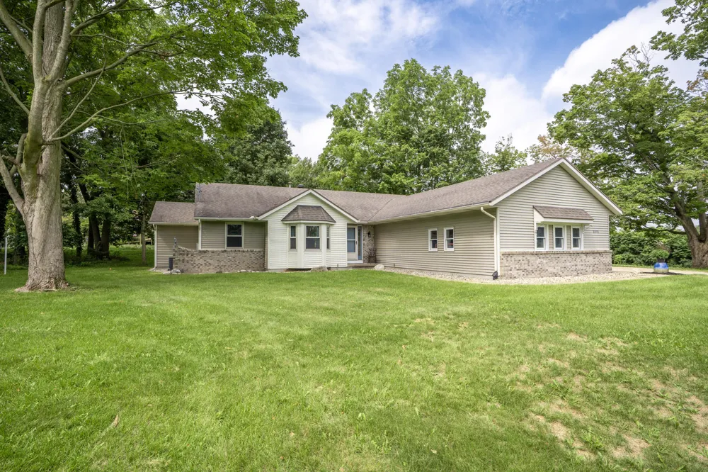 8421 Trail Blazer Drive SE Byron Center, MI 49315